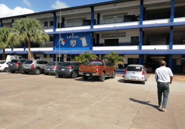 En el Instituto Profesional y Técnico Fernando De Lessep no se ha determinado cuándo levantarán el paro. Foto/Eric Montenegro