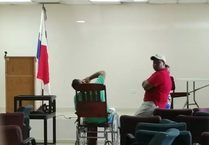 La audiencia se llevó a cabo en el salón de conferencias del Hospital Nicolás Solano. Foto/Eric Montenegro