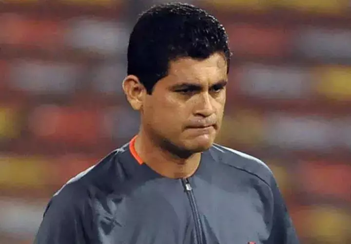 El ex árbitro Oscar Ruiz. Foto EFE