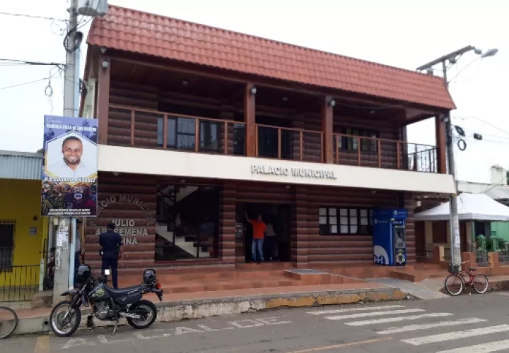 Se verificará el sistema interno de video vigilancia del edificio, para buscar pistas que permitan dar con los responsables. Foto/Thays Domínguez