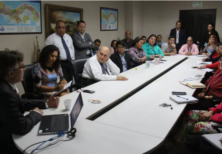 Economista del BID, hizo un diagnóstico de la situación económica y social  de Panamá. Foto/Cortesía
