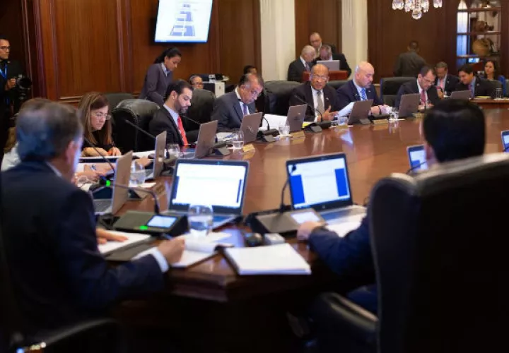 Es la primera vez desde que inició el período democrático, que un presupuesto nacional es menor que el del año precedente.