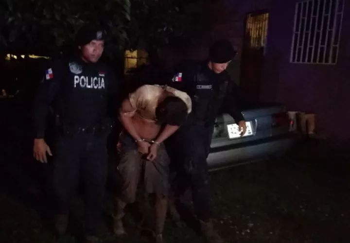 El hecho se registró cerca de las 9:00 p.m. el sector de Burunga cuando una ronda policial da la voz de alto a un vehículo color gris el cual se da a la fuga hacia el sector de El Campesino.