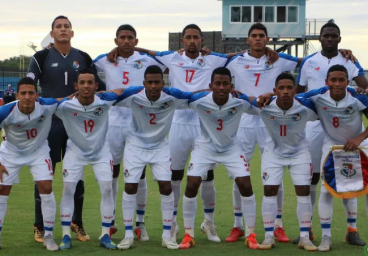 Equipo panameño que enfrentó a El Salvador. Foto Fepafut