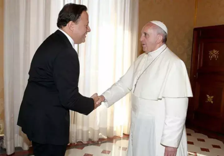 Estado comprará un alfombra de 14 mil dólares para recibir al papa Francisco. Foto: Panamá América.