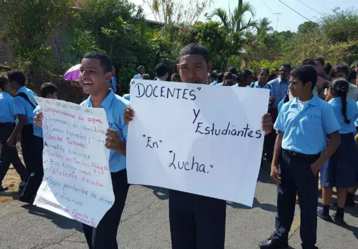 Exigen mejoras en el plantel. Foto/ Víctor Rodríguez