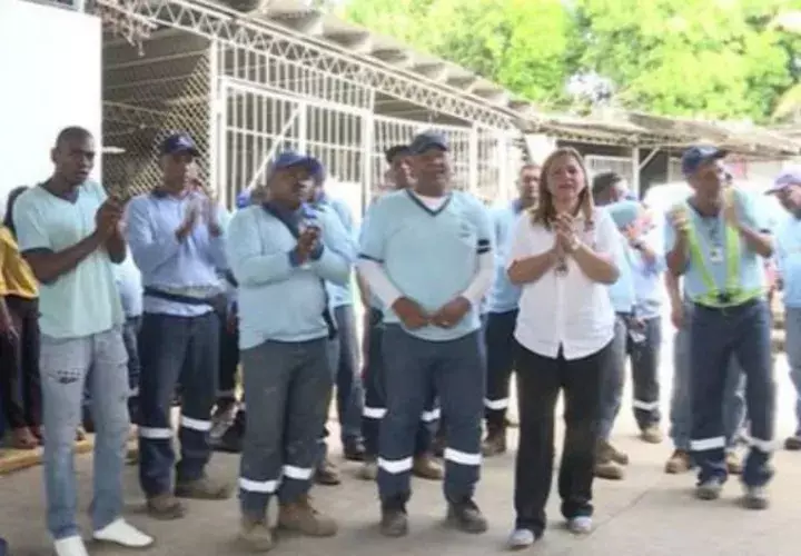 Trabajadores piden el pago de tres quincenas atrasadas.