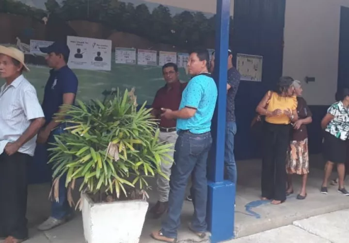 Hasta las 10 de la mañana la participación no sobrepasó el 25%.