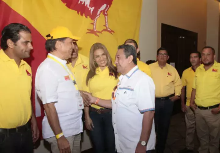 El presidente de Molirena, "Pancho" Alemán, y "Toto" Álvarez (del partido en formación PAIS) confirmaron el apoyo mutuo. Víctor Arosemena