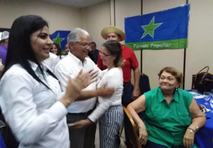 Blandón llegó al directorio del partido Popular para agradecer el apoyo. Foto de Twitter