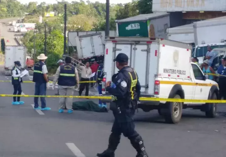 Al lugar llegaron unidades de la Policía de Tránsito y Senafront. Foto: Mayra Madrid.  