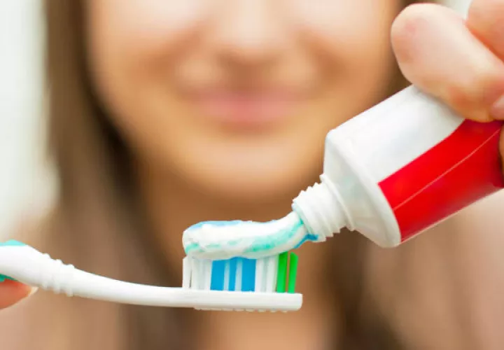 Las pastas dentales sin registro sanitario fueron decomisadas en Calidonia y Santa Ana. Foto: Panamá América.