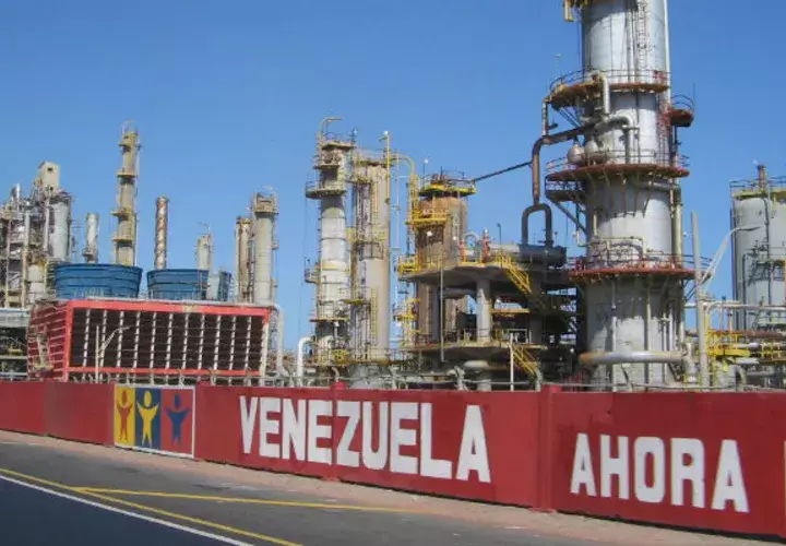 Estados Unidos mantiene las compras de petróleo venezolano