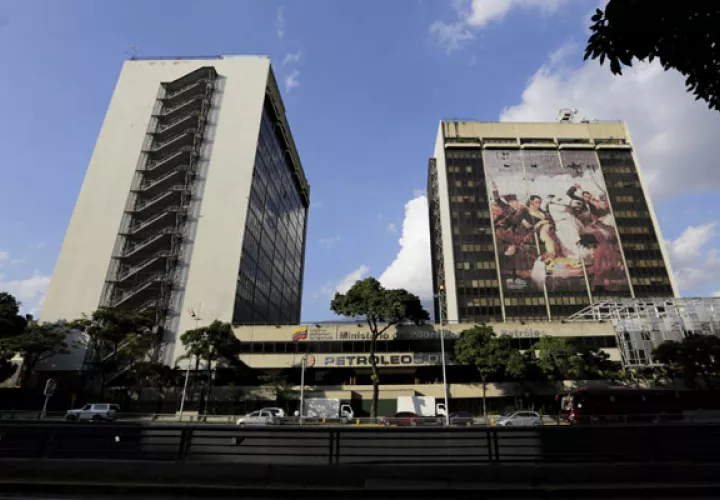 El gobierno estadounidense emitió una serie de  sanciones contra la compañía estatal Petróleos de Venezuela (Pdvsa). FOTO/AP