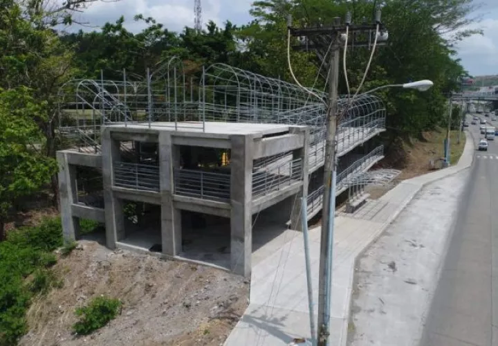 Los trabajos los realiza una empresa privada por el MOP. Foto: Cortesía