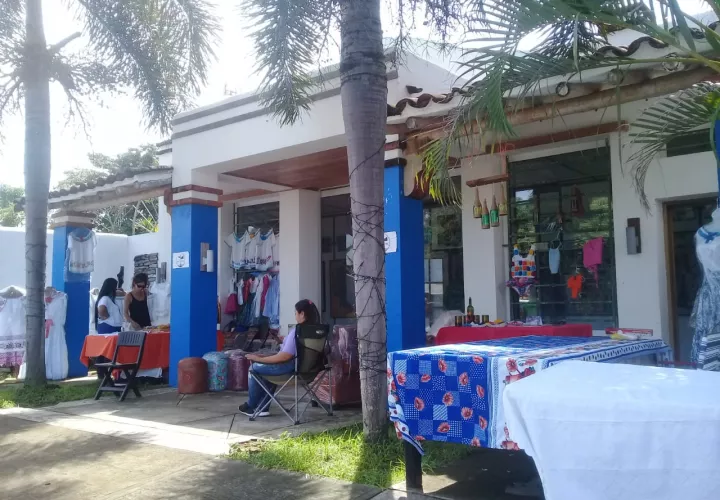 Ambiente de la feria cultural. Foto: Lissette Zorrilla