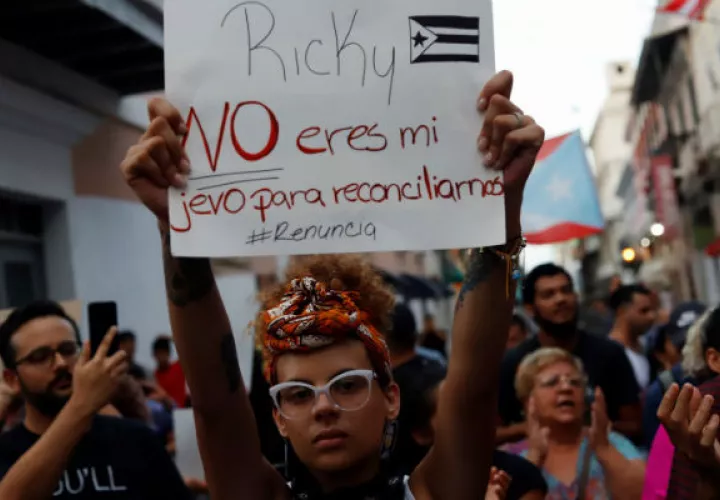 Las protestas tienen lugar, además, en medio de una grave crisis financiera, ante la cual fue aprobada hace unos años una Junta de Supervisión Fiscal (JSF) para Puerto Rico, que es un Estado Libre Asociado de Estados Unidos.
