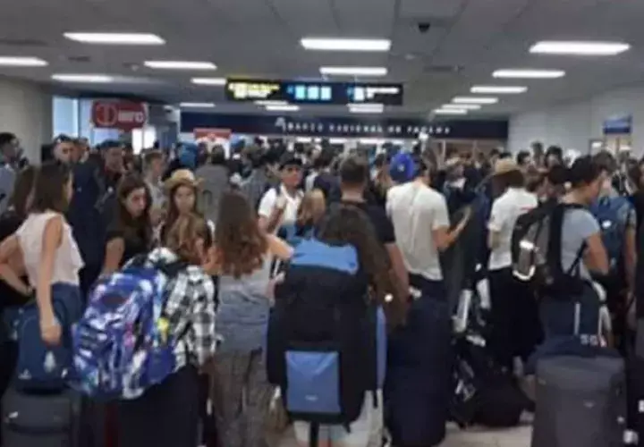 Unos cinco mil viajeros diarios adicionales llegan al aeropuerto de Tocumen.