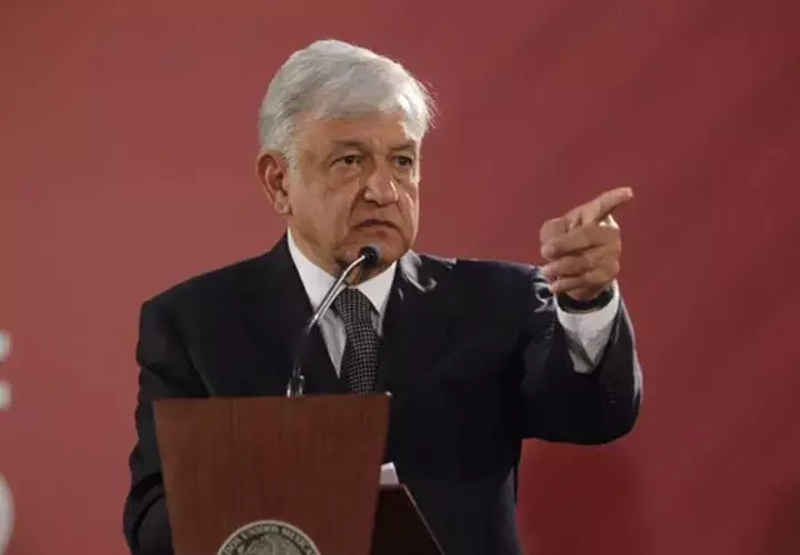 El presidente Andrés Manuel López Obrador, prometió combatir la violencia. FOTO/EFE