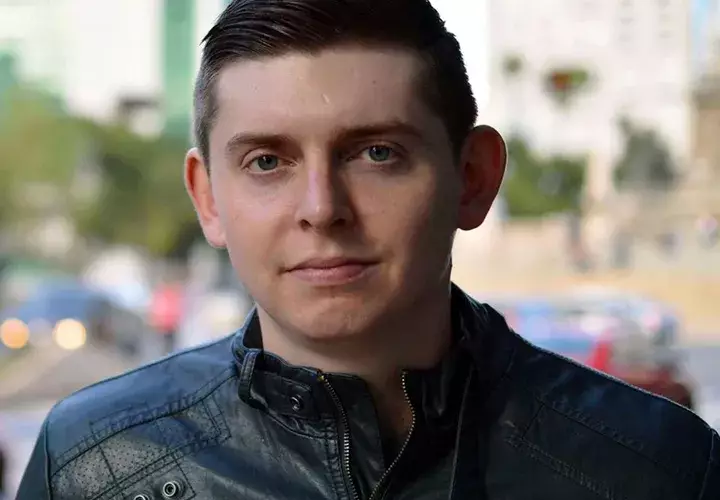 El periodista Cody Weddle, viajó a Estados Unidos en las últimas horas. FOTO/EFE