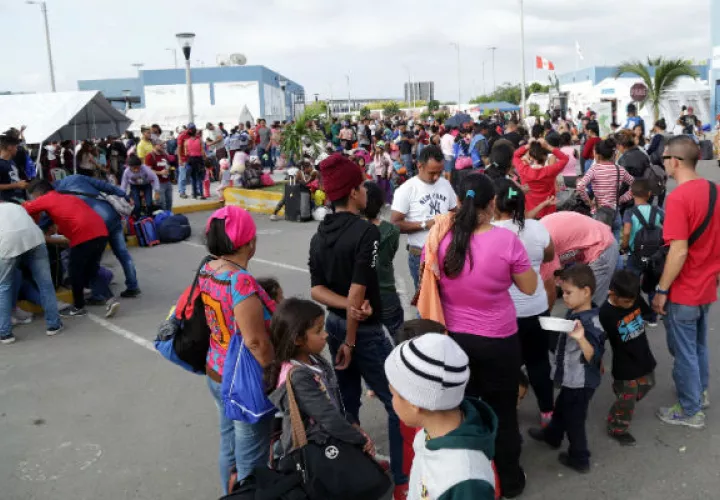 El anuncio lo realizó Vizcarra junto con el ministro del Interior peruano, Carlos Morán, tras participar en la tercera deportación de ciudadanos venezolanos que habían ingresado al país con documentos falsos u ocultando sus antecedentes delictivos.
