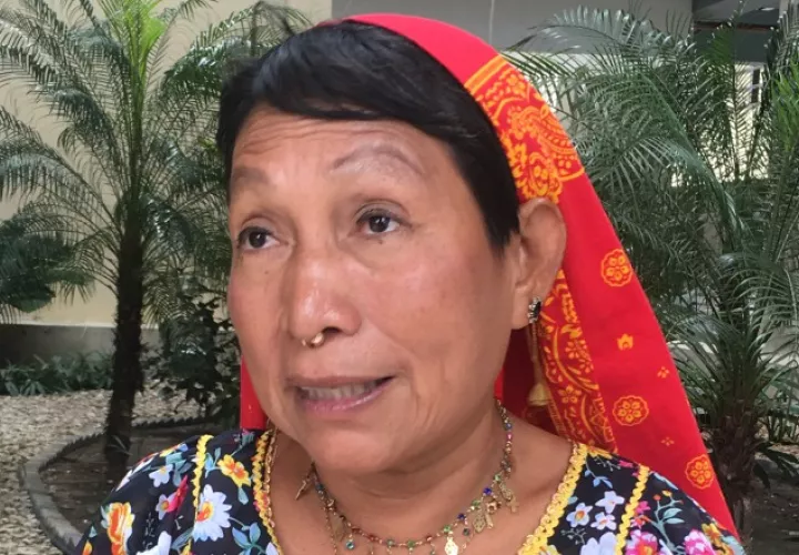  Petita Ayarza, primera mujer Guna que se abre camino en busca de una curul en la Órgano Legislativo.