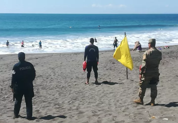 Ampliaron las medidas de seguridad en la playas del país. Foto/José Vásquez
