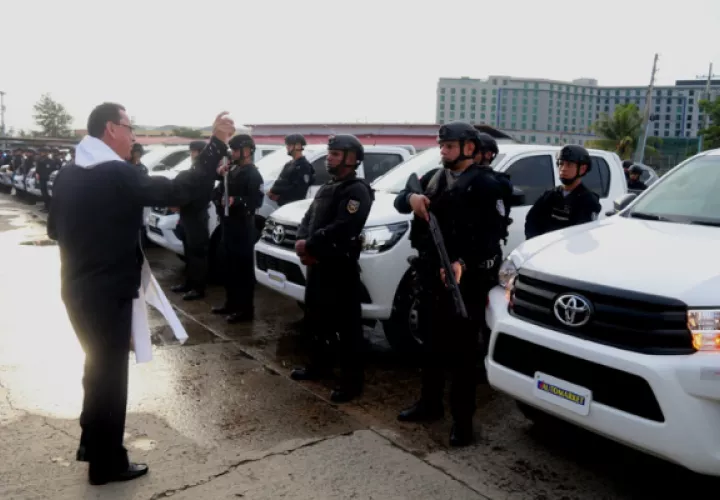 La Policía Nacional recibió 40 camionetas 4x4. Foto/Cortesía