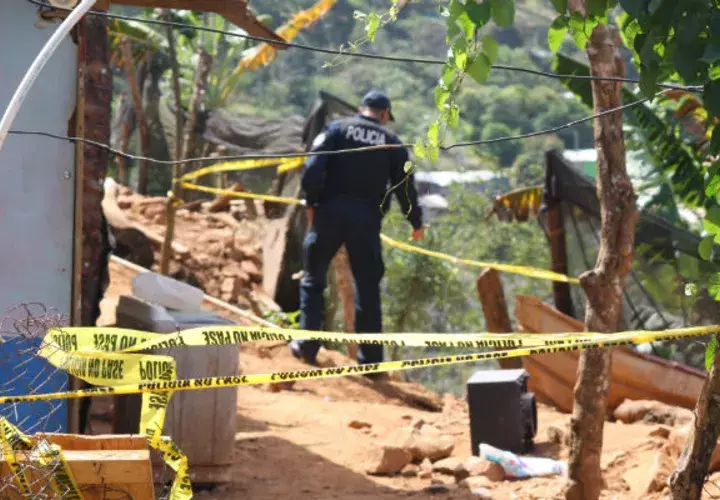 Identifican a víctimas de triple homicidio en el sector de las Nubes de Loma Cová, de Arraiján. Foto: Eric Montenegro.