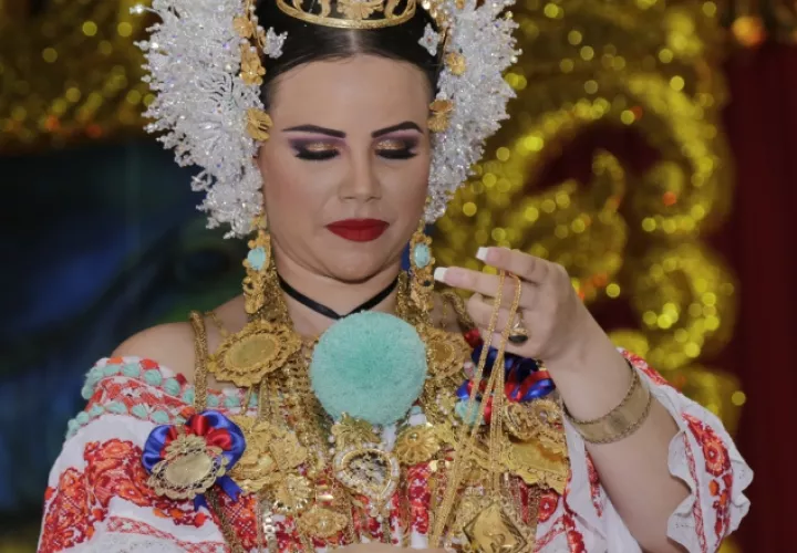 En honor al traje típico de Panamá.  Cortesía/Inac
