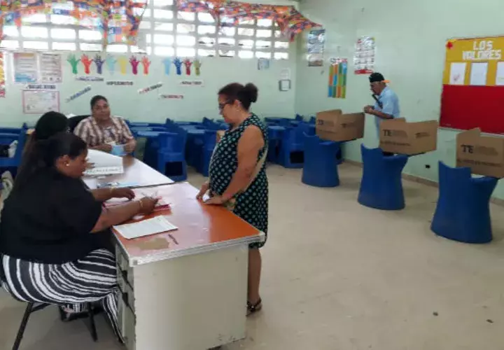Las votaciones de las primarias del Partido Alianza comenzaron a las 7:00 .a.m.