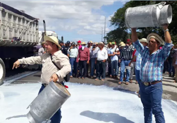 Los productores exigen que el Gobierno cumpla con el pliego de peticiones. 