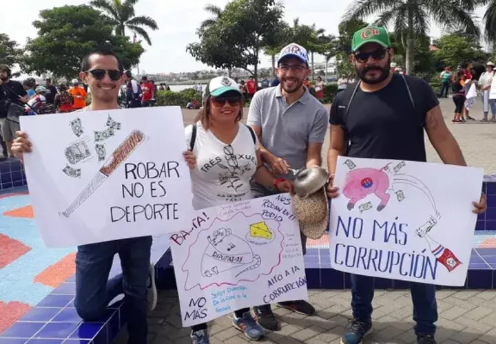 Los atletas piden transparencia.