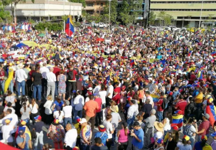 Masiva concentración de  Venezolanos en Panamá. Foto/Andreína Chacín