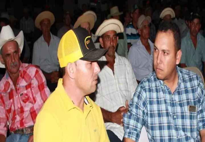 Ganaderos y productores pidieron respuestas al Gobierno. Foto: Thays Domínguez. 
