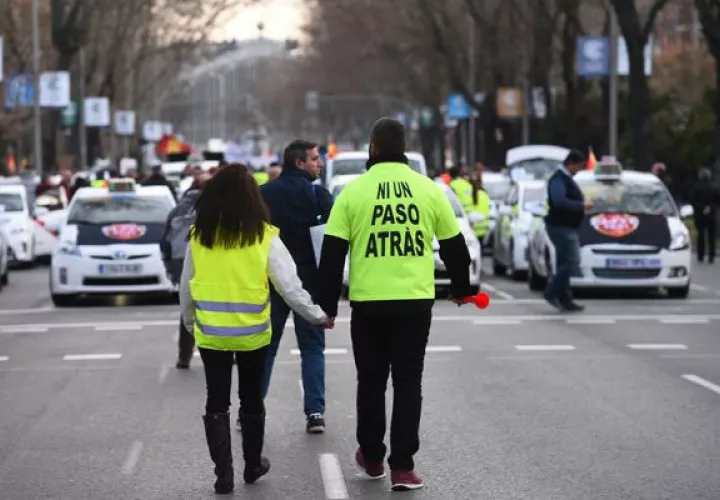 Esta es la primera manifestación desde que los taxistas desconvocaron la huelga indefinida el pasado 5 de febrero tras 16 días de paro.