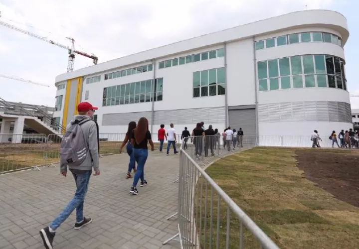 El Instituto Técnico Superior del Este ha sido una de las obras que más publicidad ha recibido. Foto de Internet