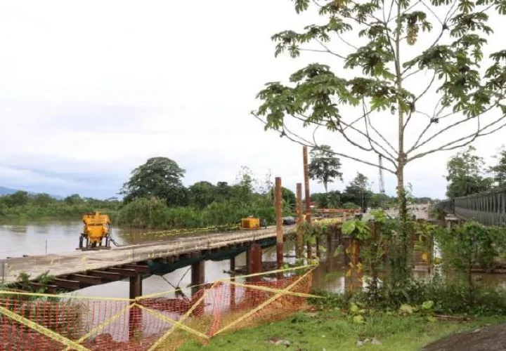 El puente se encuentra por la mitad. Foto de cortesía