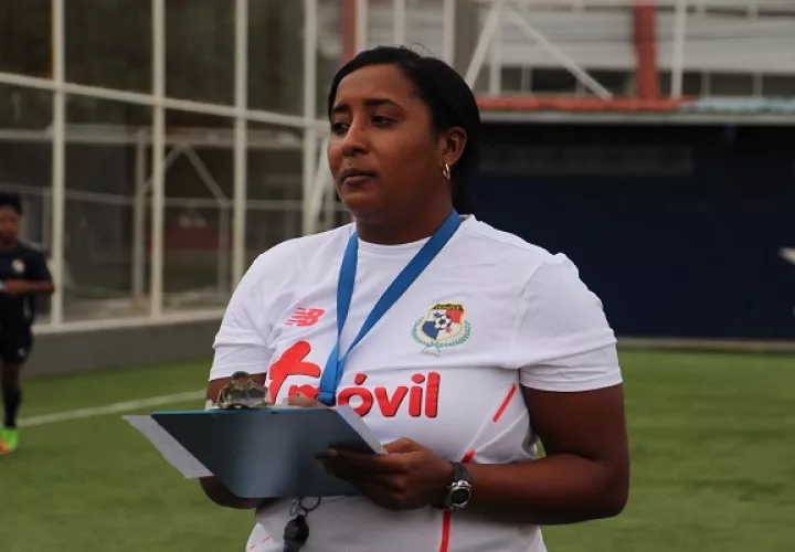 Raiza Gutiérrez entrenadora del seleccionado femenino panameño. Foto:@Fepafut