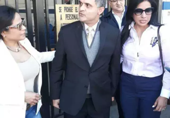 Ramsés Owens, a su salida de la Dirección de Investigación Judicial (DIJ), donde estaba detenido. Cortesía