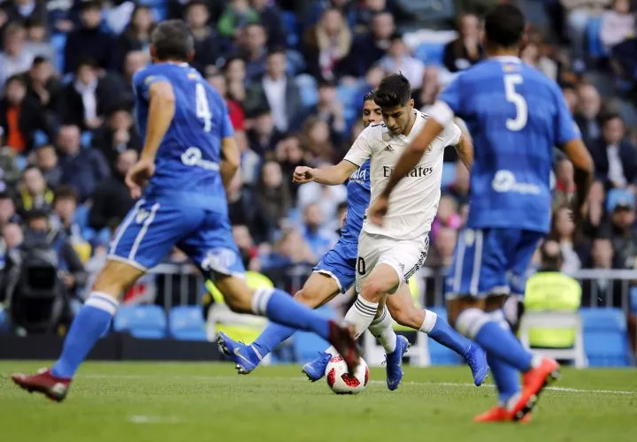 Marco Asensio (c) anotó un golazo. Foto AP