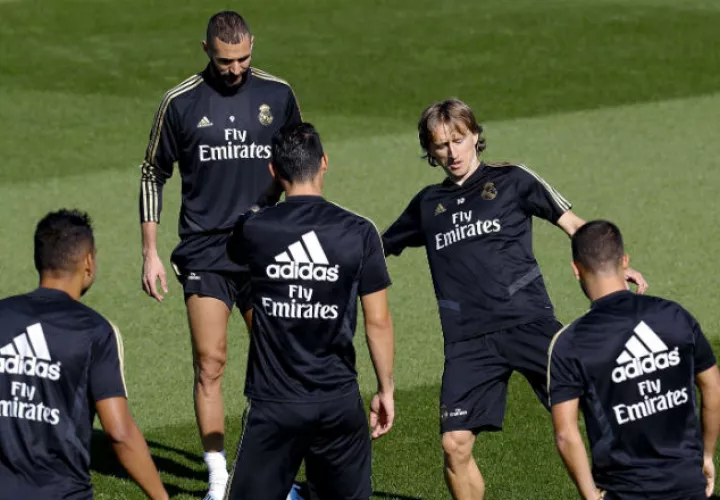 Luka Modric vuelve a la dinámica de grupo del Real Madrid tras una lesión. Foto EFE