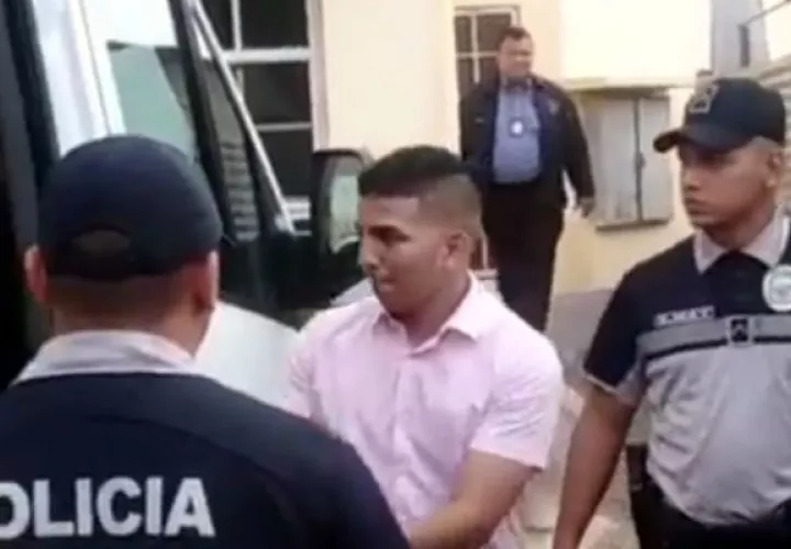  Joshel Morales Carrasco asegura que no quiso matar a su padre. Foto: Mayra Madrid. 