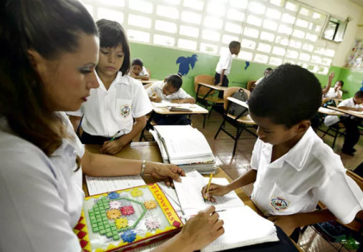Las escuelas en estado crítico serán una prioridad en mi gestión, Maruja Gorday de Villalobos.