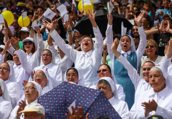Scaraffia considera que el papa Francisco ha interpretado en un modo "fuerte y radical" este fenómeno, al calificarlo de "abuso de poder" pues "nace de una interpretación perversa del rol sacerdotal, de un mal que se llama clericalismo", explica.