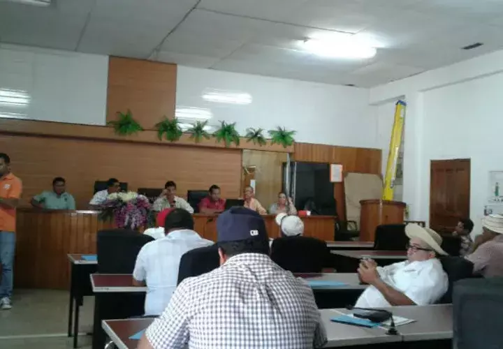 Concejales de Las Tablas. Foto/ Zenaida Vásquez