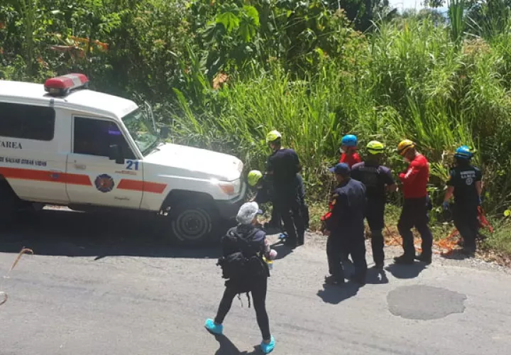 Equipos de rescate en el área de "Fila de Cal" . Foto/Mayra Madrid