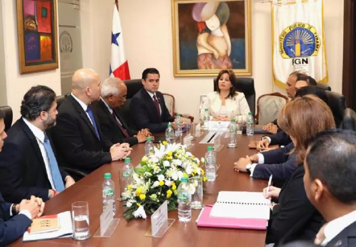 Imagen que capta la reunión de cortesía realizada ayer en el Ministerio Público. Foto de cortesía