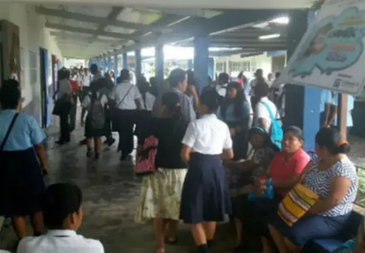 Los padres deben matricular a los estudiantes. Foto: Panamá América