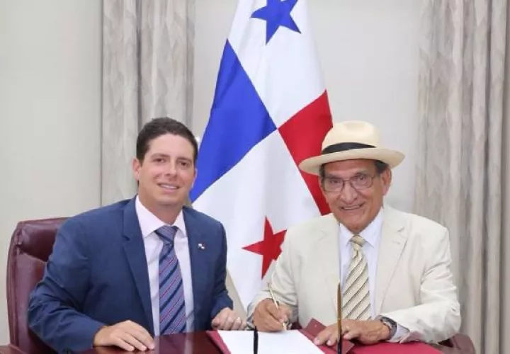 Reynaldo Rivera ha sido ministro de Trabajo en varias ocasiones y también embajador de Panamá en Cuba.